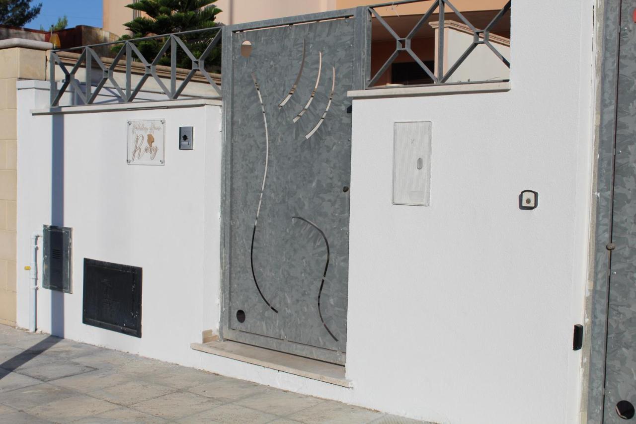 Holiday House Rosy Cavallino di Lecce Luaran gambar